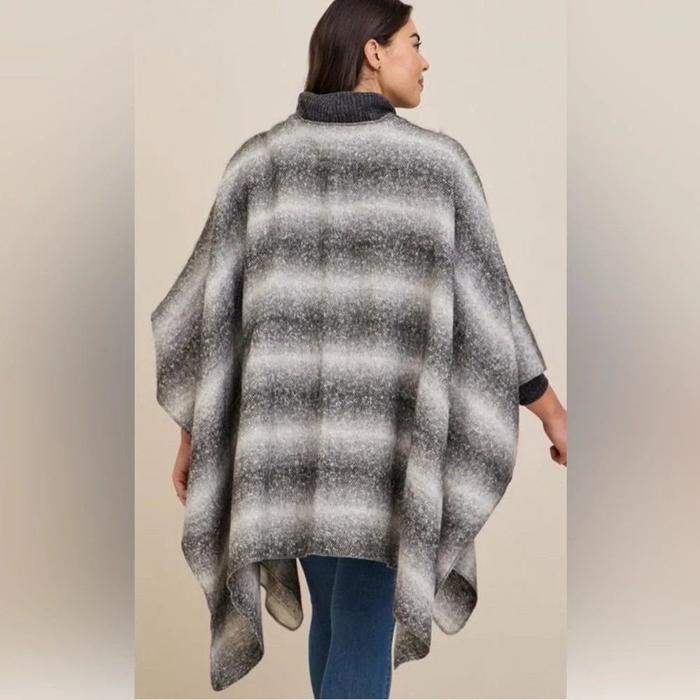 TORRID One Size Black White Gray Ombré Ruana Open Poncho - Picture 2 of 5